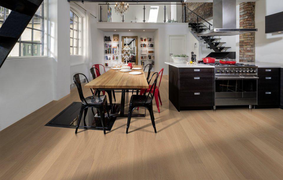 Паркетная доска Upofloor Ambient Oak 4 Grand 138 Brushed White Oiled